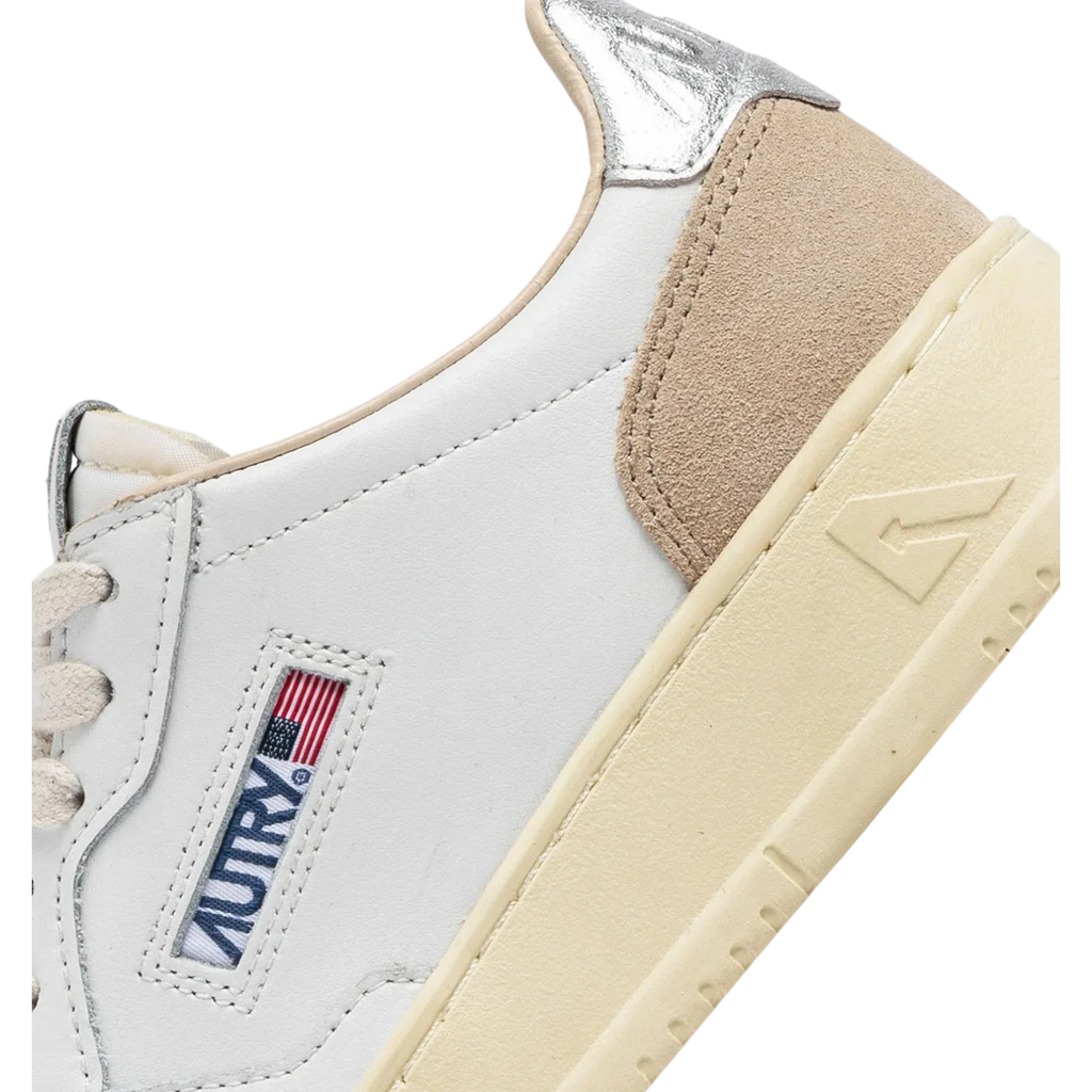 Autry Medalist Low Sneakers in White & Silver Women AULW-LS74
