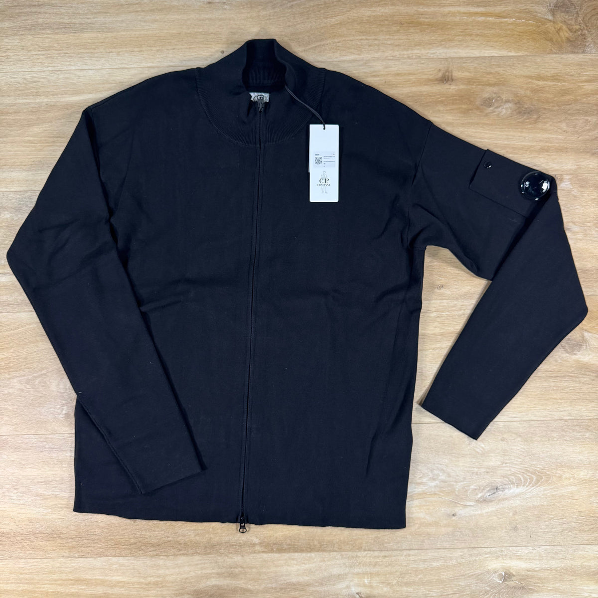 C.P. Company Cotton Sea Island Zipped Lens Cardigan in Black
