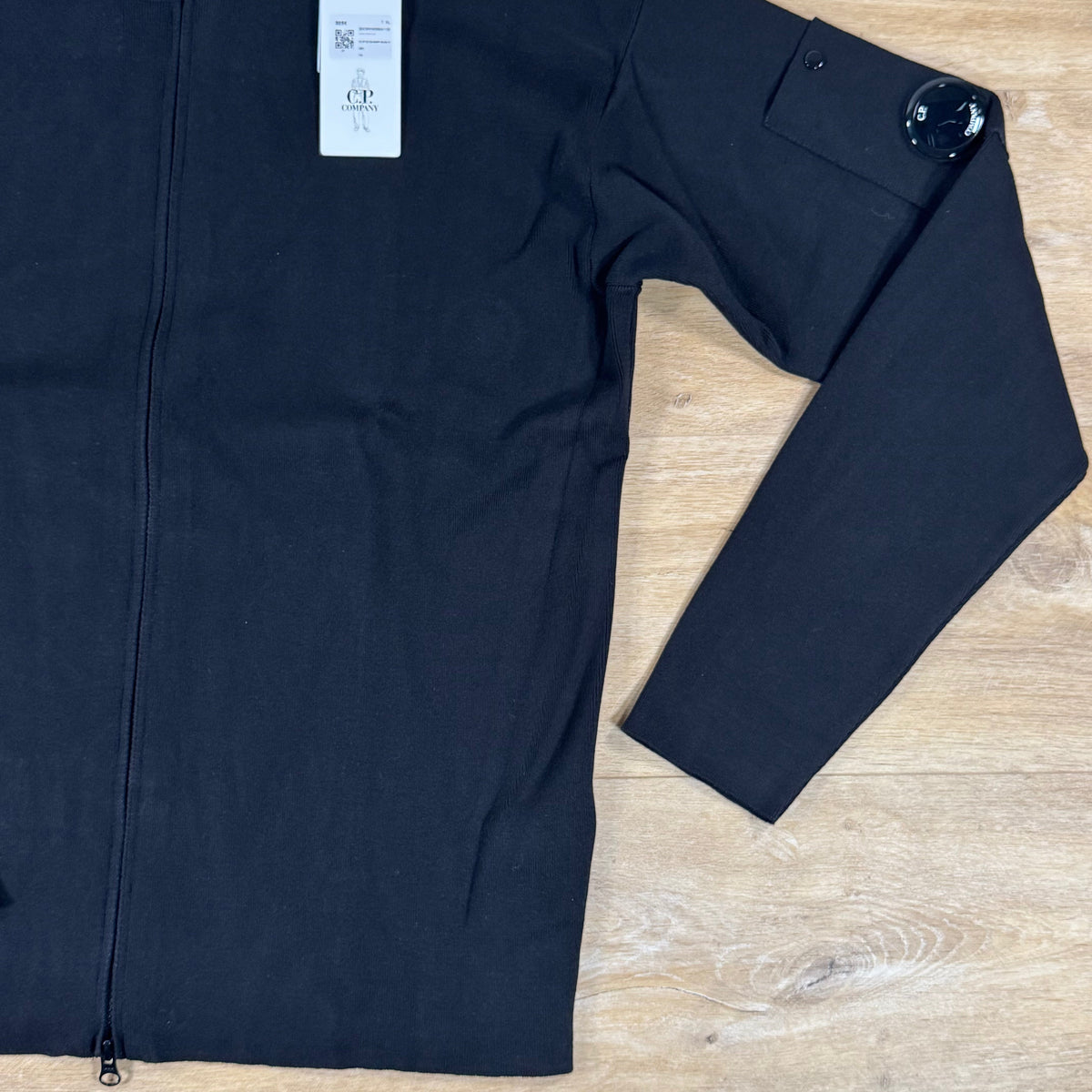 C.P. Company Cotton Sea Island Zipped Lens Cardigan in Black