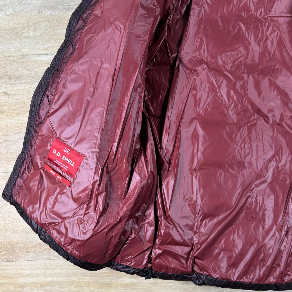 C.P. Company D.D. Shell Lens Puffer Jacket in Andorra - Red