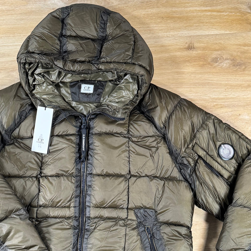 C.P. Company D.D. Shell Lens Puffer Jacket in Ivy Green