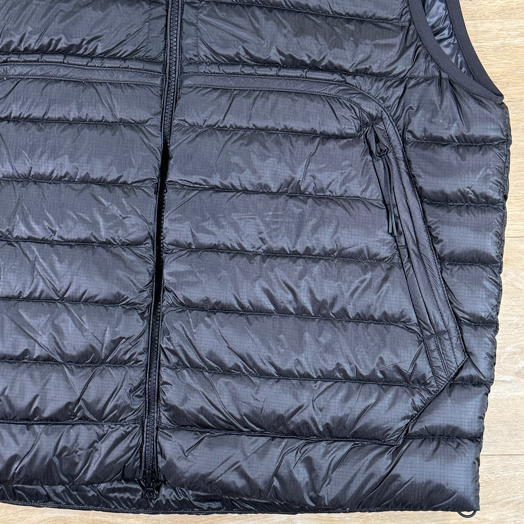 C.P. Company D.D. Shell Goggle Down Gilet in Black